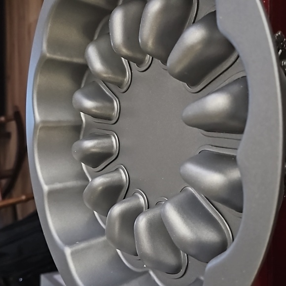 2 PC Round Cake Pan Fillables 10" - Picture 2 of 5